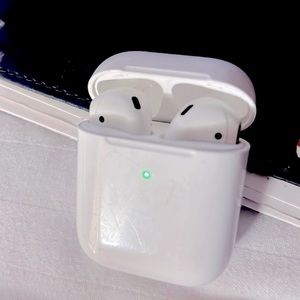 Apple AirPods